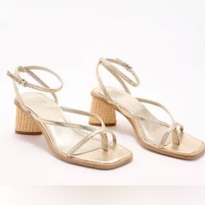 NWT Dolce Vita V-BANITA gold strap block heels NWT